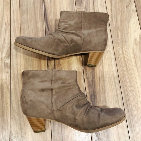 Journee Collection Jemma Bootie in Tan - Picture 2 of 6